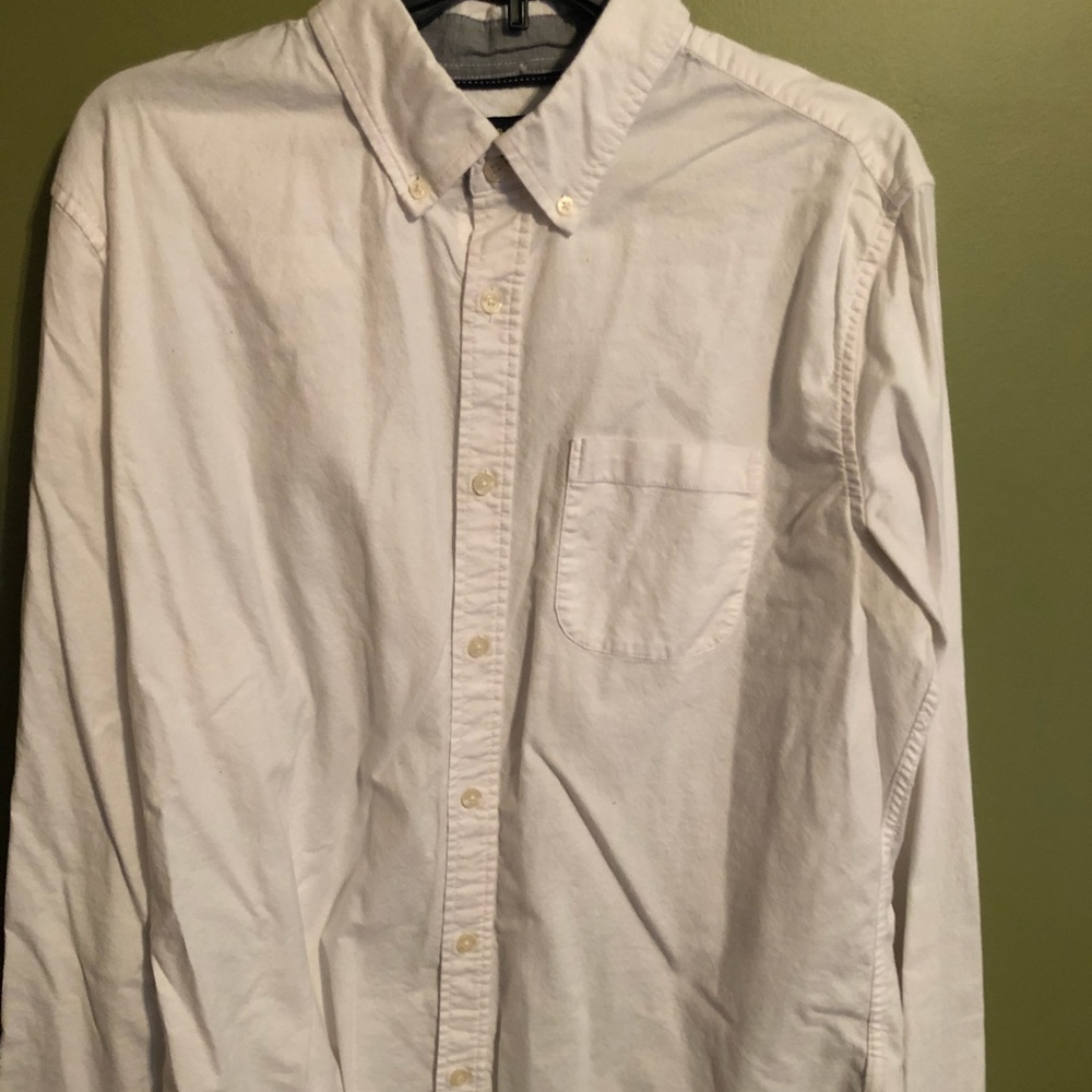 white Aeropostale button up
